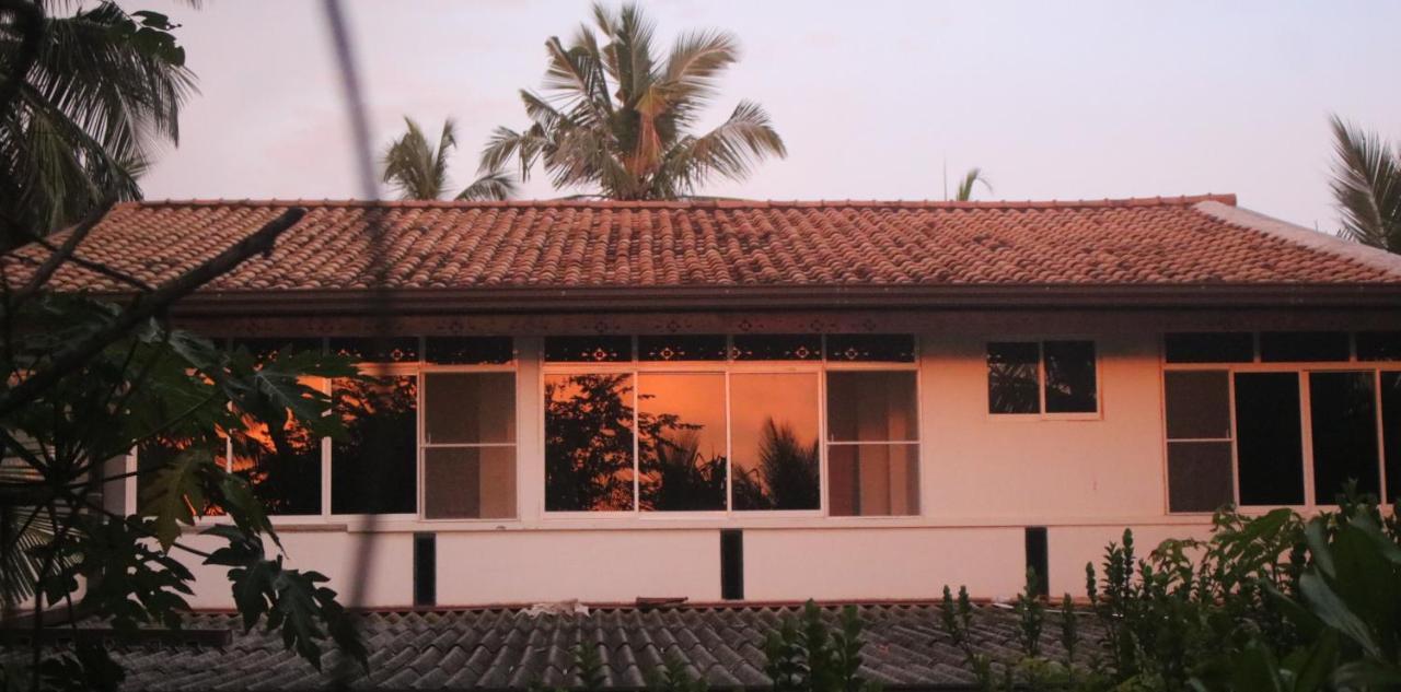 Happy Cocos Beach House Waskaduwa Exterior photo